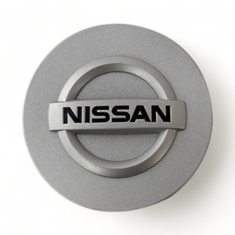 Tapon Centro De Rin OEM Np300 16-23 70mm Gris Logo Negro (4pzas)
